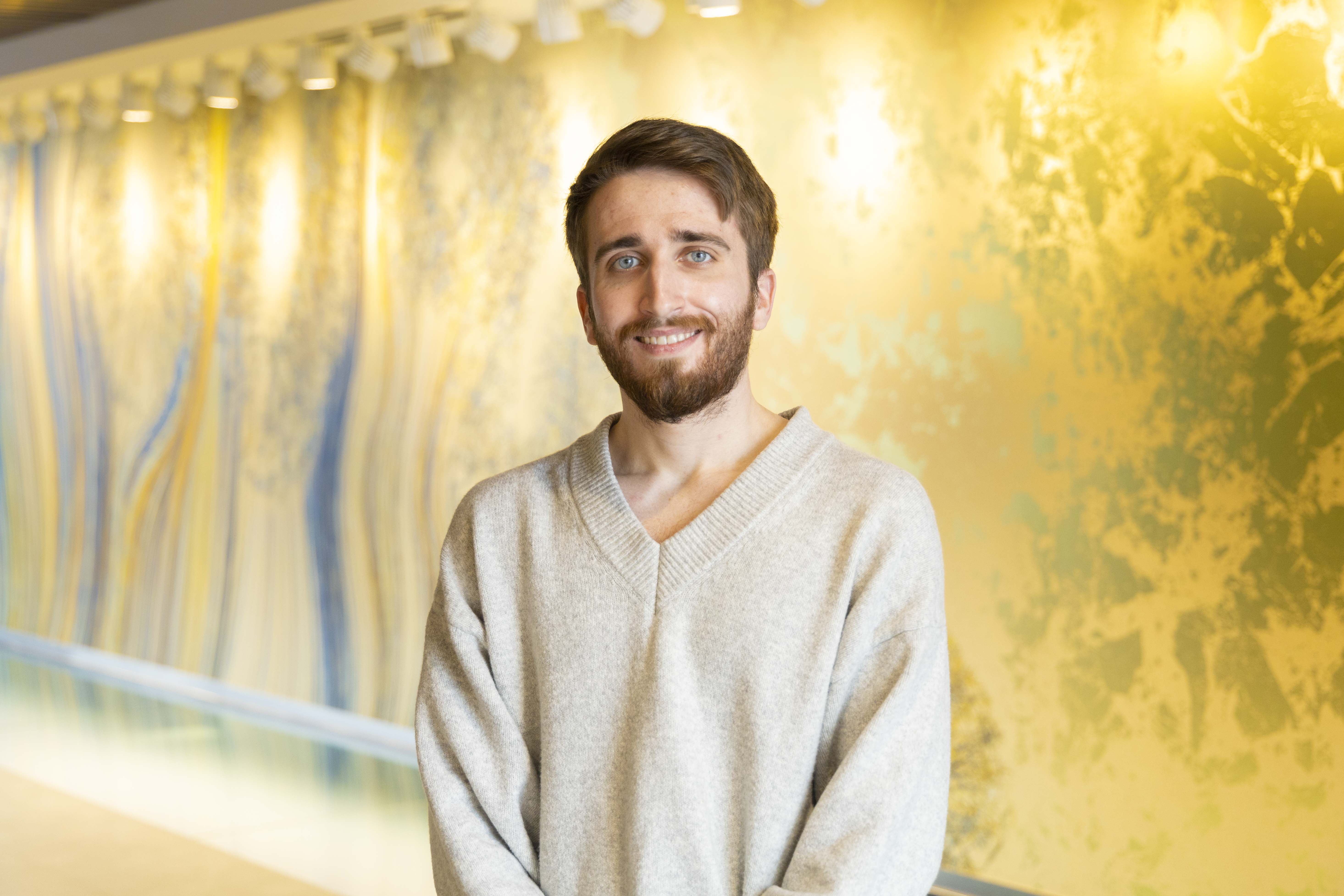 A photo of Logan Bays.