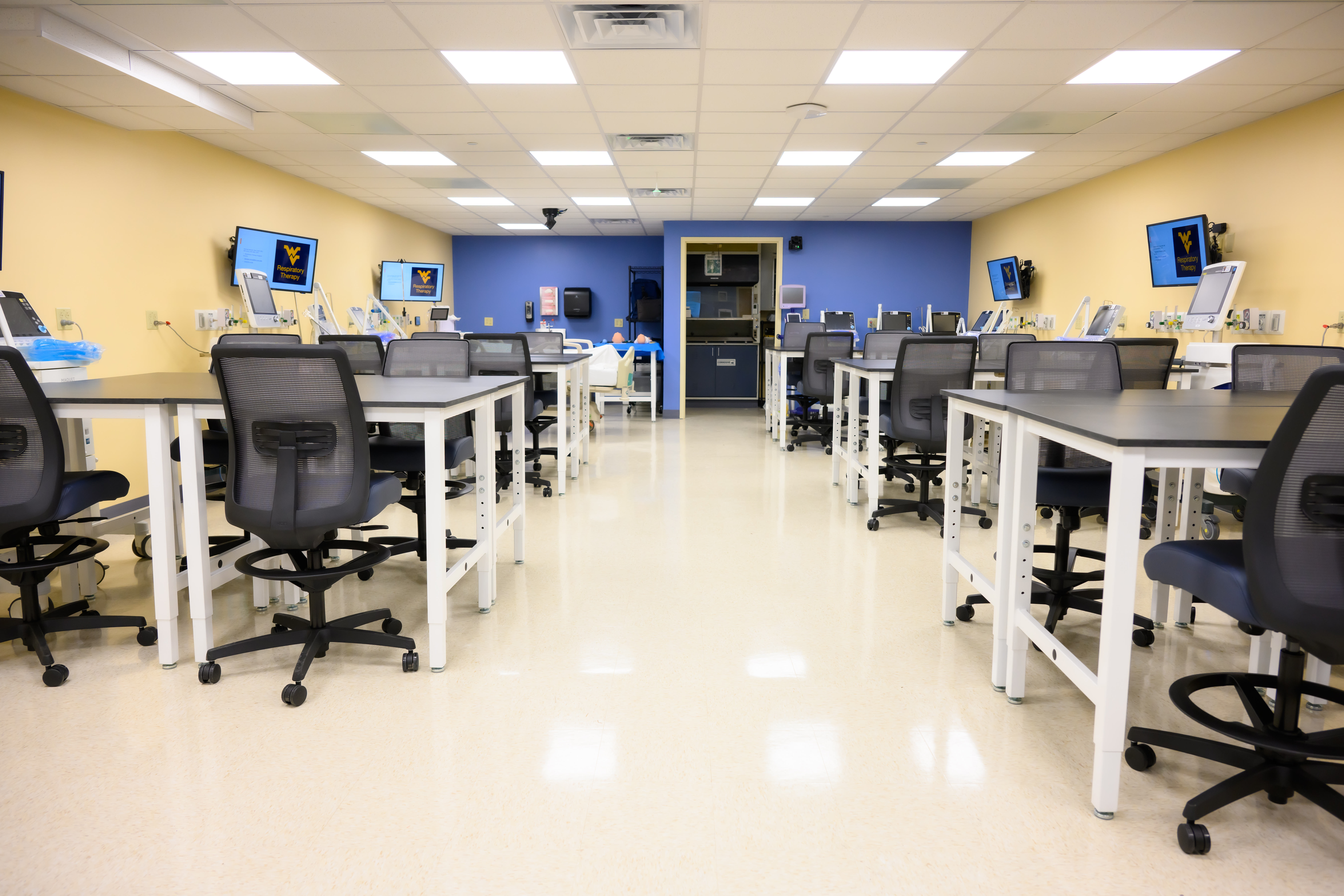 Full view of respiratory therapy lab