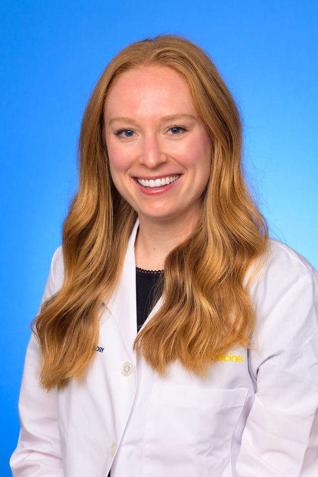 A photo of Kelly  Devlin.